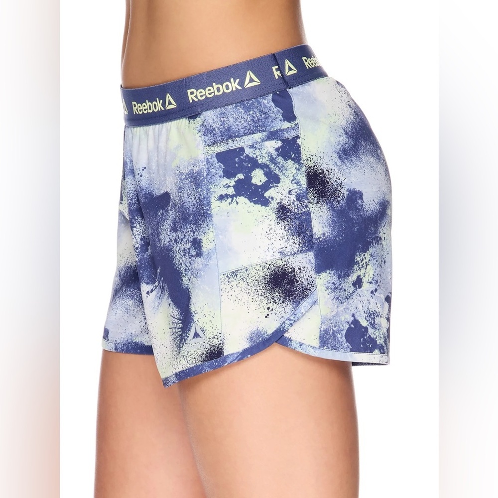 REEBOK - Fearless Splatter Print Running short with Side pockets. Large